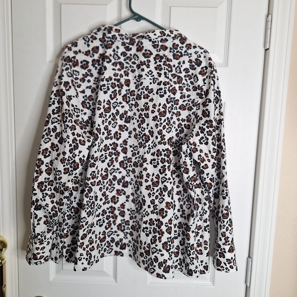 Talbots Non-Iron Popover - Luxuriant Leopard Size 2X - Picture 5 of 7